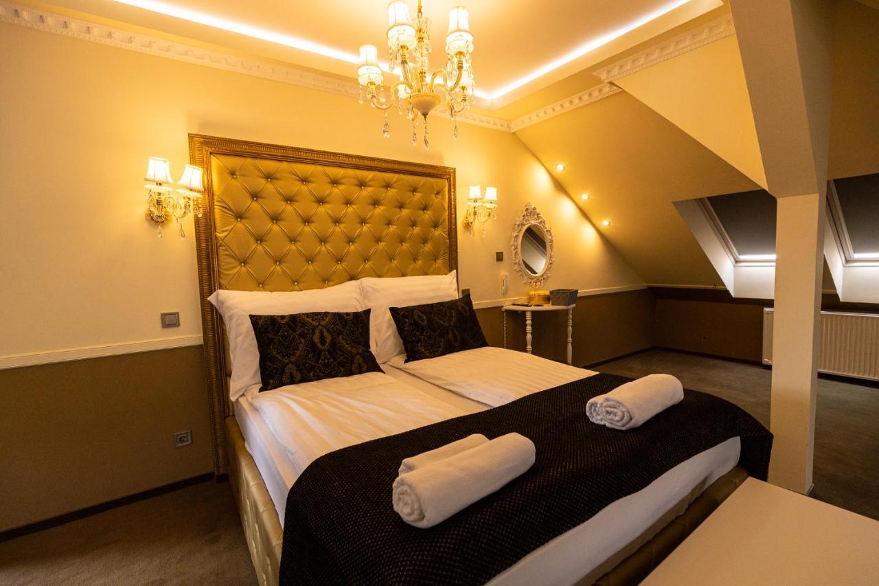 Bed and Breakfast Palazzo à Szeged Extérieur photo