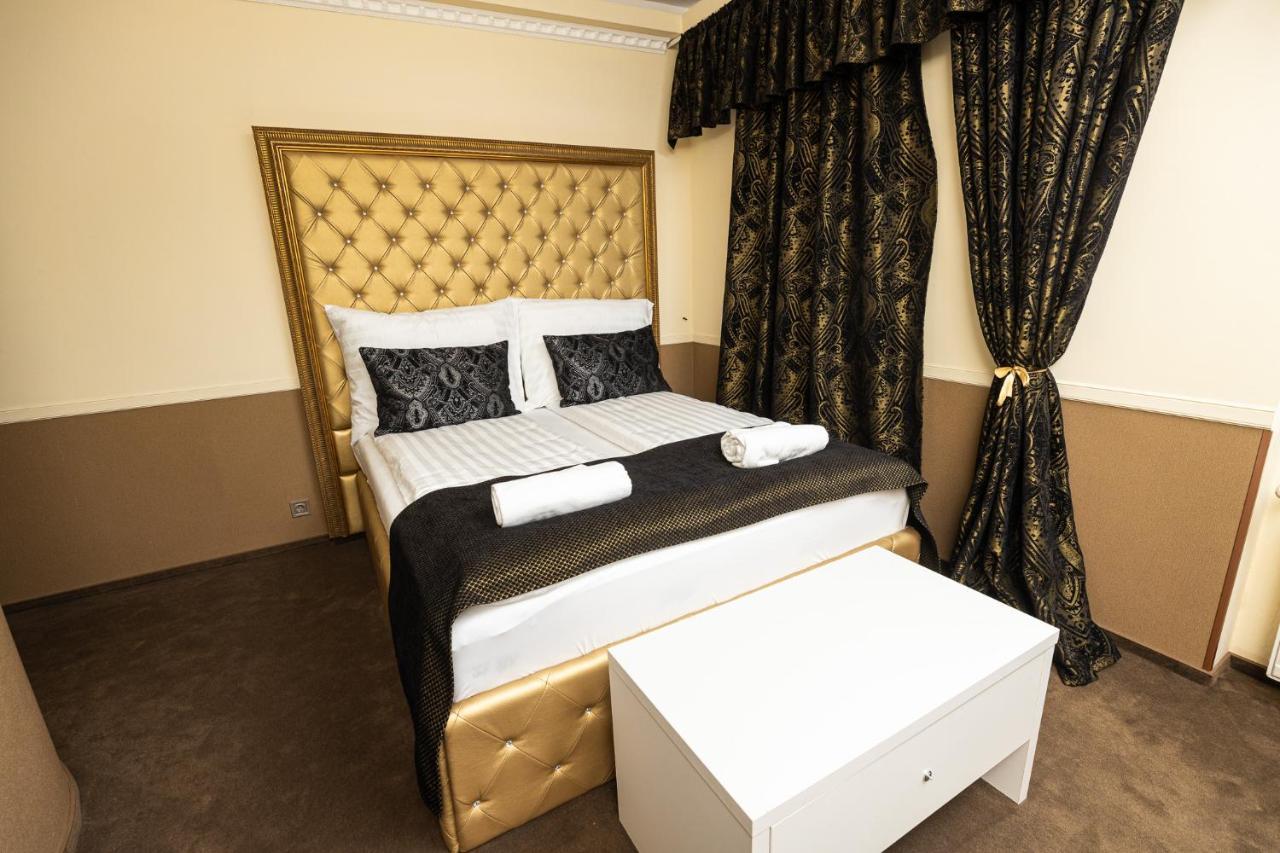 Bed and Breakfast Palazzo à Szeged Extérieur photo