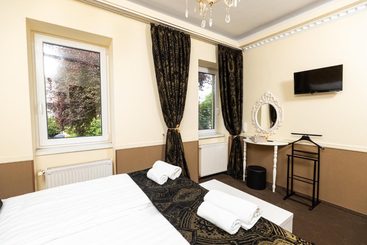 Bed and Breakfast Palazzo à Szeged Extérieur photo